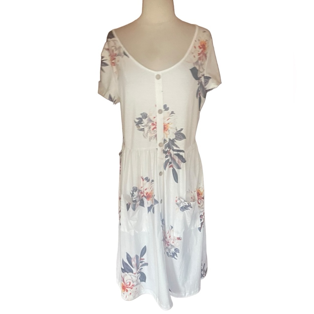 NWTโ VotePretty Floral Dress
